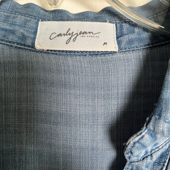 CJLA Ari button down size medium - Picture 3 of 4